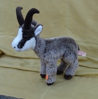 /album/kamzik-engi-praci-plysove-zviratko-teddy-hermann-hirschaid-nemecko-katalogove-cislo-90810-4/kamzik-engi-teddy-hermann-hirschaid-cerveni-hermanni-plysova-hracka-dekorace-praci-panenkov-R-5-jpg/